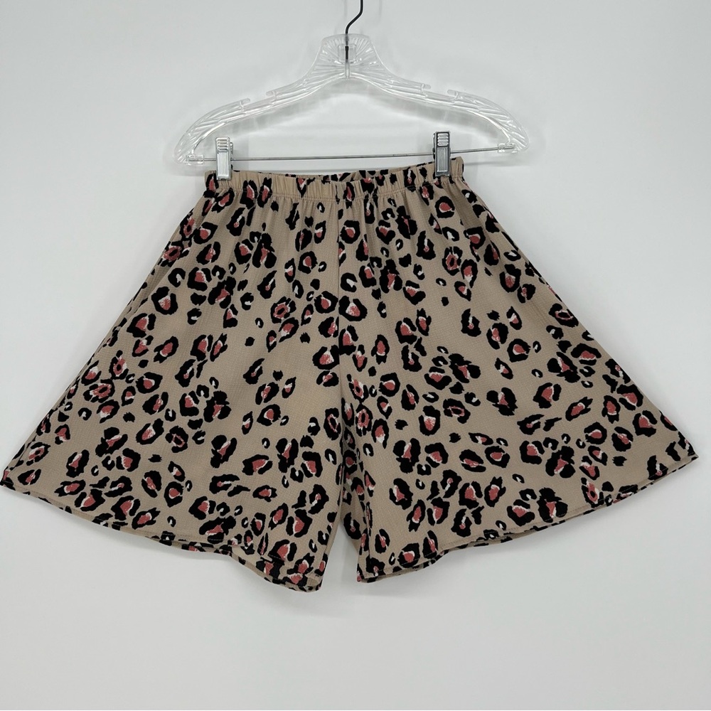 BomBom Women Shorts Animal Print Crepe Stretch Elastic Waist Pockets Stretch NEW